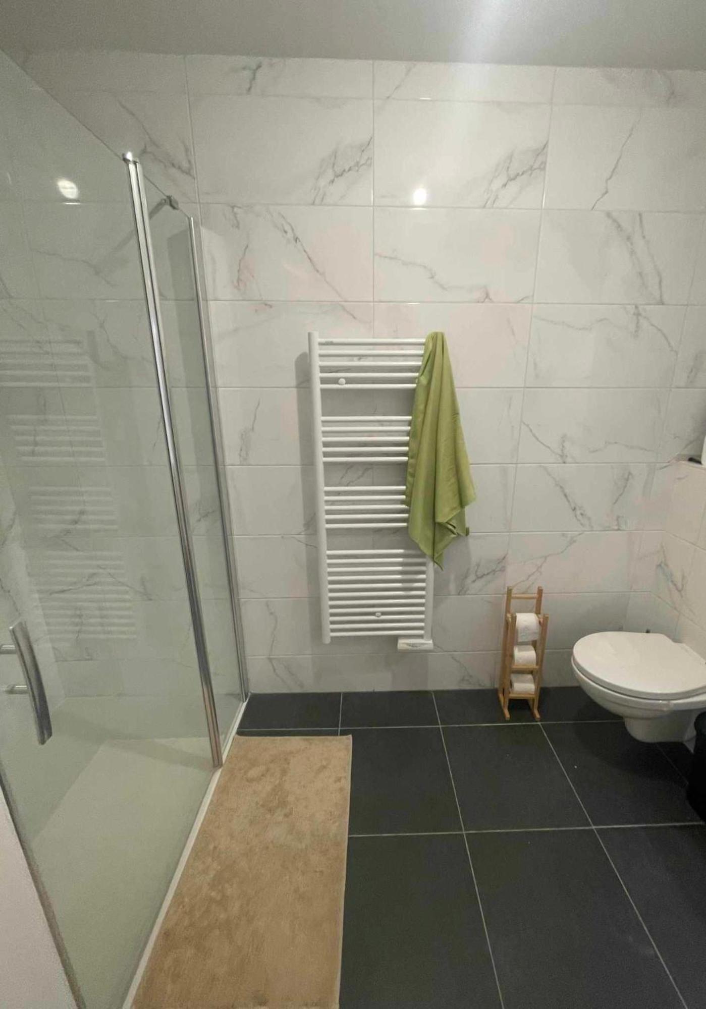 New & Serene II 1 Bedroom Appartement Near La Defense Paris Parking And Fibre シュレンヌ エクステリア 写真