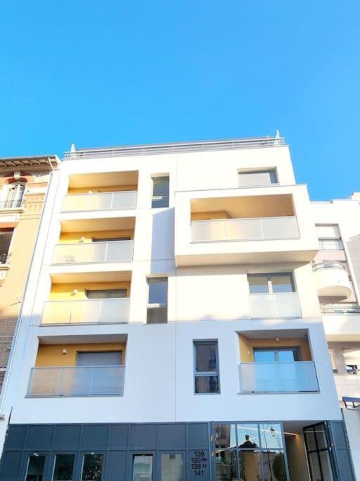 New & Serene II 1 Bedroom Appartement Near La Defense Paris Parking And Fibre シュレンヌ エクステリア 写真